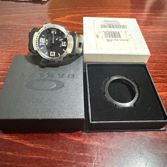 Authentic Oakley Kill Switch Watch/blak Dial/ Black Bezel-SS-Tech Bezel/EUC - Picture 3 of 15